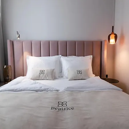 Beatrice - Luxury - Pool & Sauna & Parking 4* Ljubljana