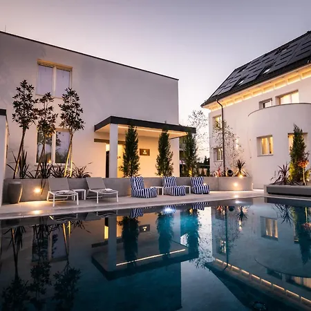 Θέρετρο Beatrice - Luxury - Pool & Sauna & Parking Λιουμπλιάνα