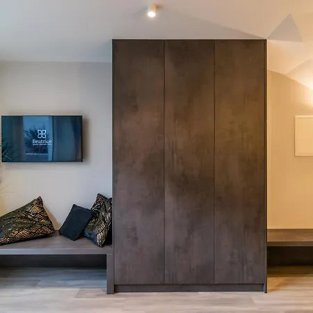 Beatrice - Luxury - Pool & Sauna & Parking