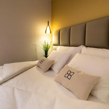 Beatrice - Luxury - Pool & Sauna & Parking 4*
