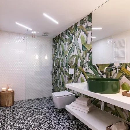 Курортний комплекс Beatrice - Luxury - Pool & Sauna & Parking