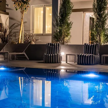 Beatrice - Luxury - Pool & Sauna & Parking