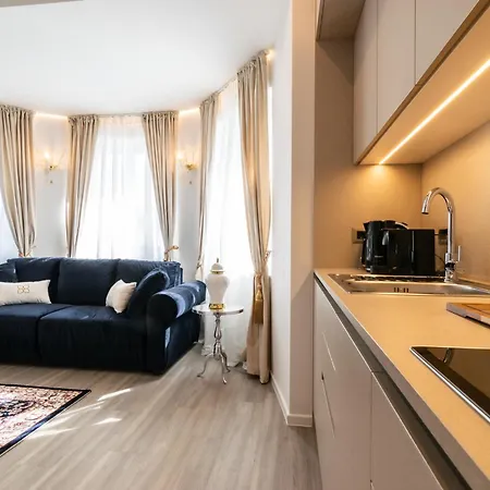 Beatrice - Luxury - Pool & Sauna & Parking Курортний комплекс Любляна