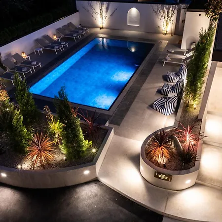 Θέρετρο Beatrice - Luxury - Pool & Sauna & Parking
