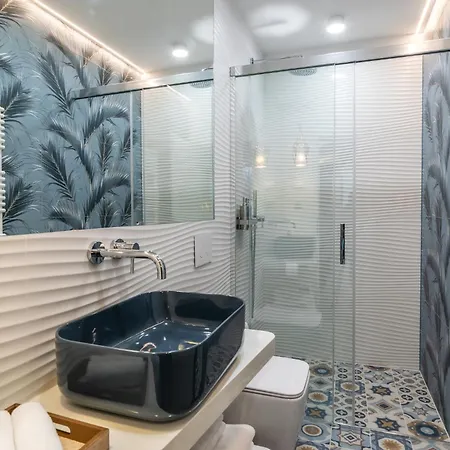Beatrice - Luxury - Pool & Sauna & Parking